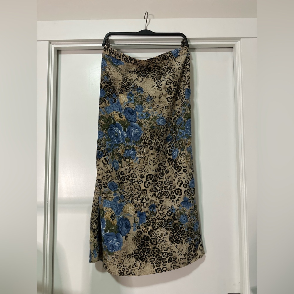 Elegant Blue Floral Leopard Print Midi Skirt
